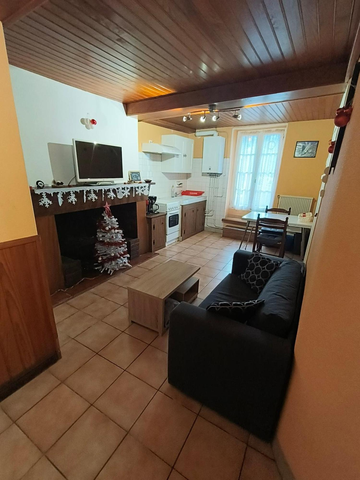 Appartement Plein Sud Au Rdc Avec Terrasse Et Parking Bagnères-de-Bigorre Eksteriør bilde